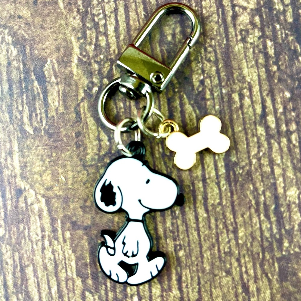 Snoopy 2 Inch Keychain - Picture 6 of 10
